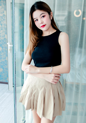 Gorgeous profiles pictures: beautiful Thai member Xiaoli