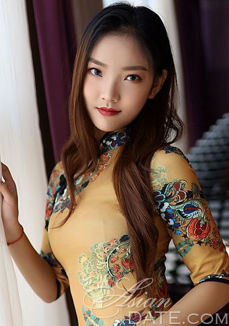 Date the member of your dreams: young Asian profile Jia Qi from Shanghai
